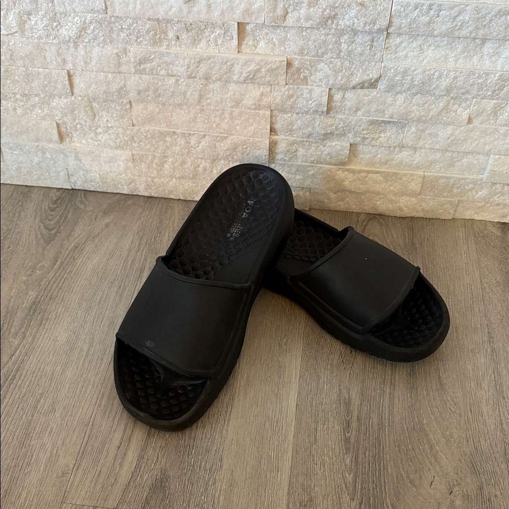 Sketchers foamies Black Slide Sandals size 11